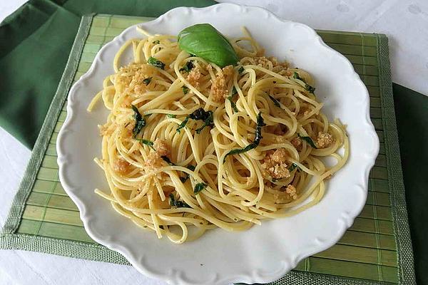Spaghetti with Fresh Garlic and Basil