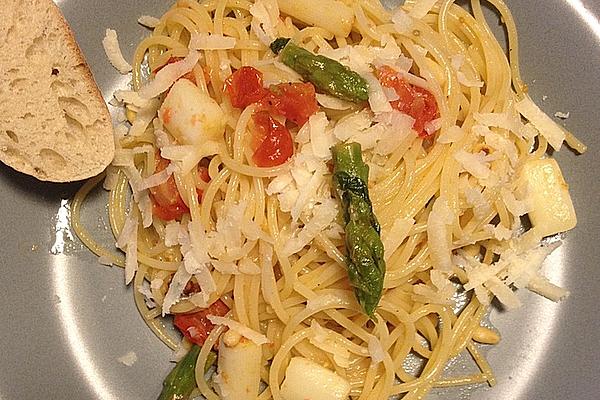 Spaghetti with Fried Asparagus and Basil