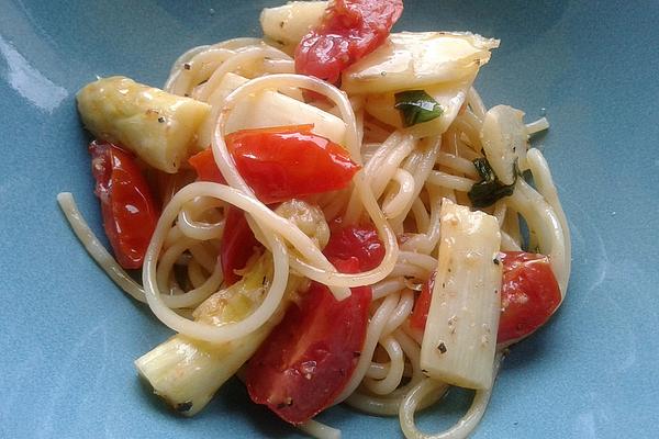 Spaghetti with Fried White Asparagus