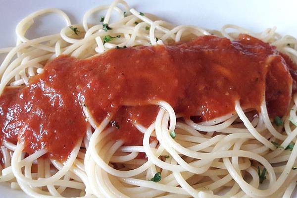 Spaghetti with Fruity Tomato Sauce