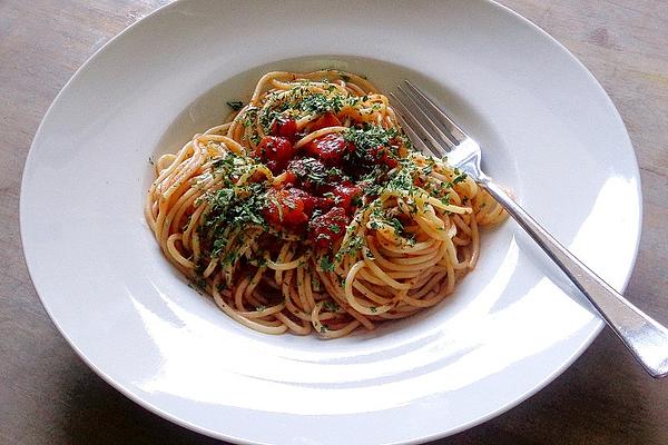 Spaghetti with Garlic, Oil, Tomatoes and Parsley
