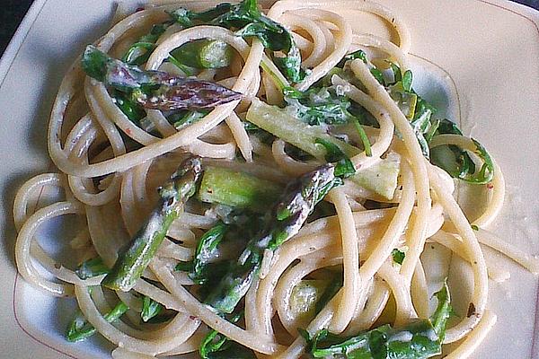 Spaghetti with Green Asparagus and Arugula