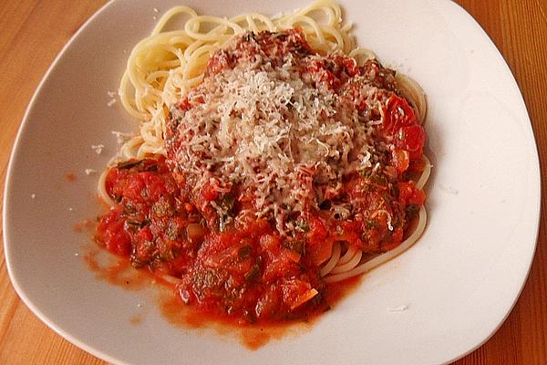 Spaghetti with Groundgrass Tomato Sauce