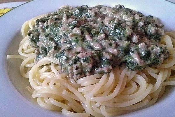 Spaghetti with Minced Meat, Processed Cheese and Creamed Spinach