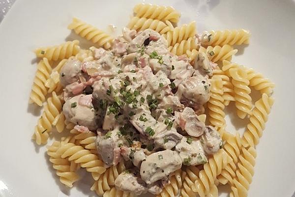 Spaghetti with Mushroom Sauce