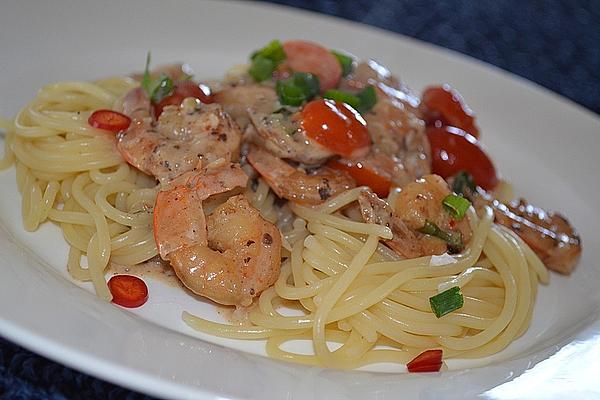 Spaghetti with Prawns in Coconut Sauce
