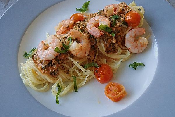 Spaghetti with Prawns in Tomato-cream Sauce and Wild Garlic