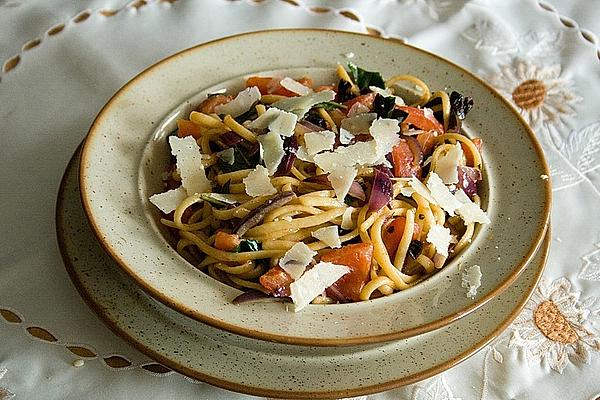 Spaghetti with Red Onions and Tomatoes