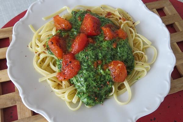 Spaghetti with Spinach and Tomato Sauce