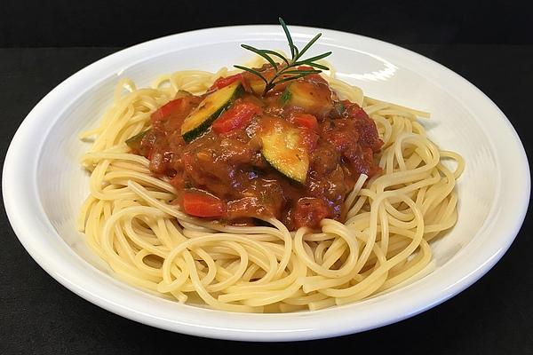 Spaghetti with Tomato and Zucchini Sauce