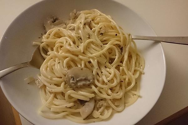 Spaghetti with Vegan Mushroom Cream Sauce