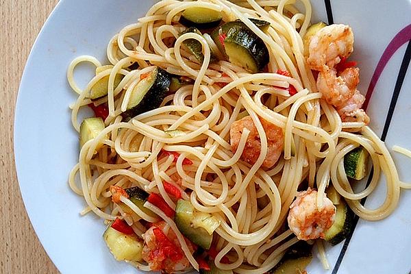 Spaghettini with Zucchini and Prawns