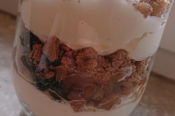 Speculoos Baked Apple Dessert with Raisins
