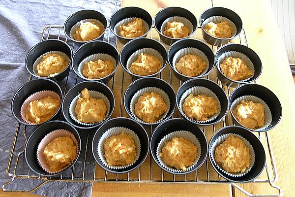 Spelled Flour Muffins with Carrots, Apple and Almonds