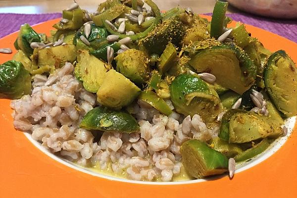 Spelled Rice with Brussels Sprouts in Curry Sauce