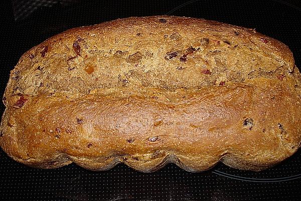 Spiced Bread with Dried Fruits