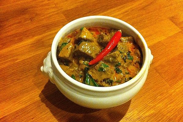 Spicy Beef Curry with Coconut