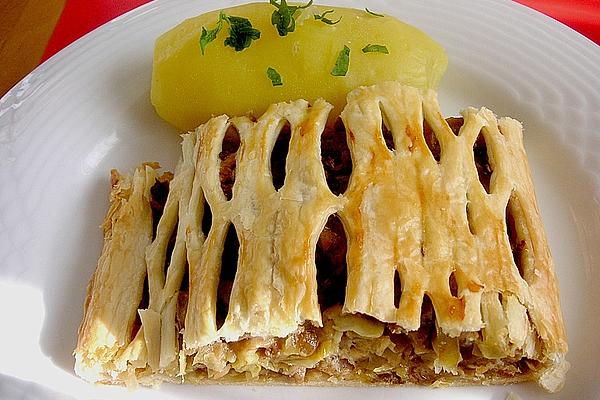 Spicy Puff Pastry Cabbage Strudel