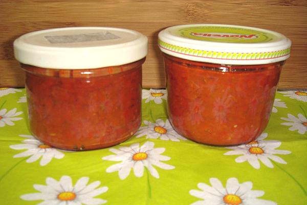 Spicy Turkish Tomato and Pepper Sauce