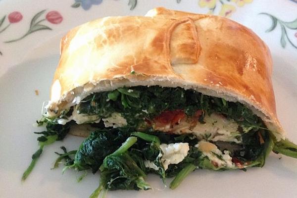 Spinach – Feta – Strudel with Sun-dried Tomatoes