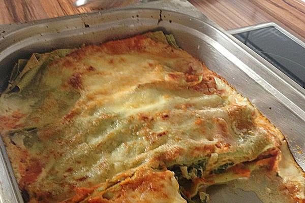 Spinach Lasagna with Three Kinds Of Sauces