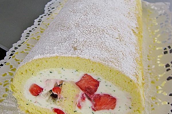 Sponge Cake with Strawberries and Basil Cream