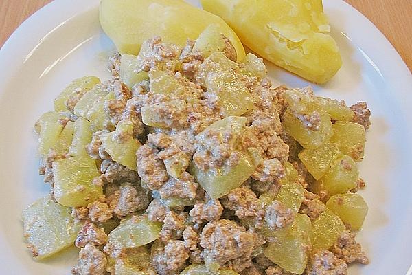 Stewed Cucumbers with Minced Meat and Potatoes