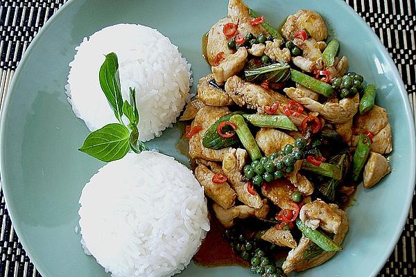 Stir – Fried Spicy Chicken with Green Peppercorns