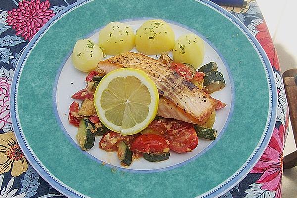 Stir-fried Vegetables with Salmon Fillet