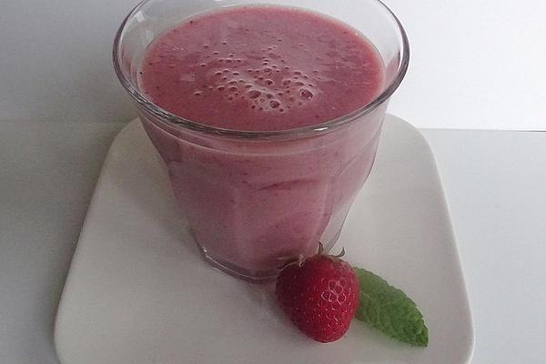 Strawberry and Banana Protein Shake with Note Of Cinnamon