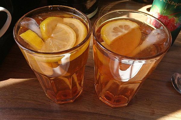 Strawberry and Lemon Iced Tea for Hot Days