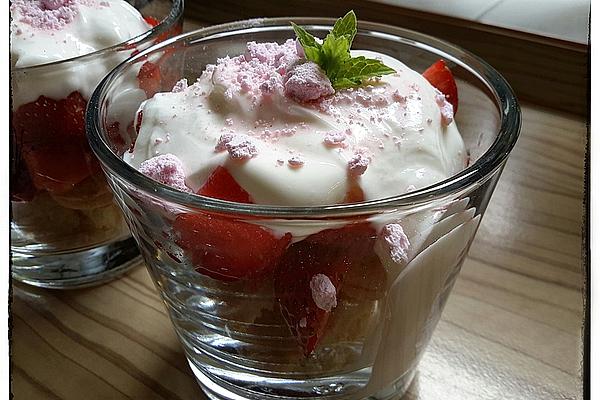Strawberry Cake in Glass