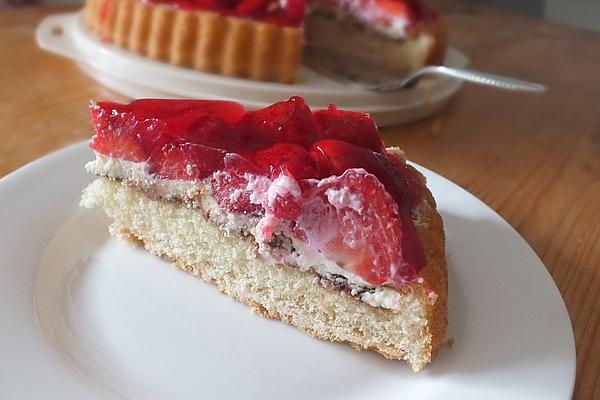Strawberry Cake with Mascarpone