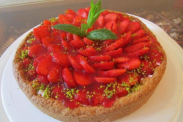 Strawberry Cake with Shortcrust Pastry