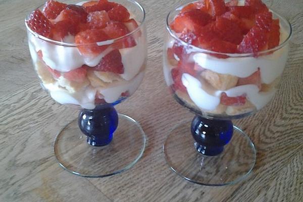Strawberry Dessert with Crème Fraîche