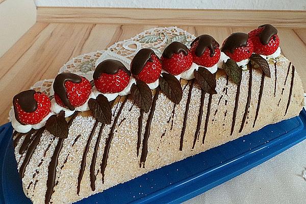 Strawberry – Nut – Roulade