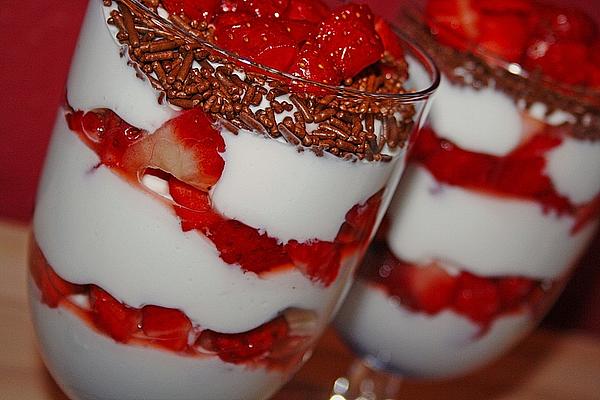 Strawberry – Orange Liqueur – Quark Dish