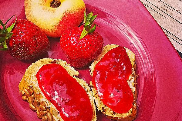 Strawberry-peach Jam with Schwips