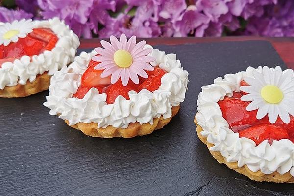 Strawberry Tartlets Grandma`s Style