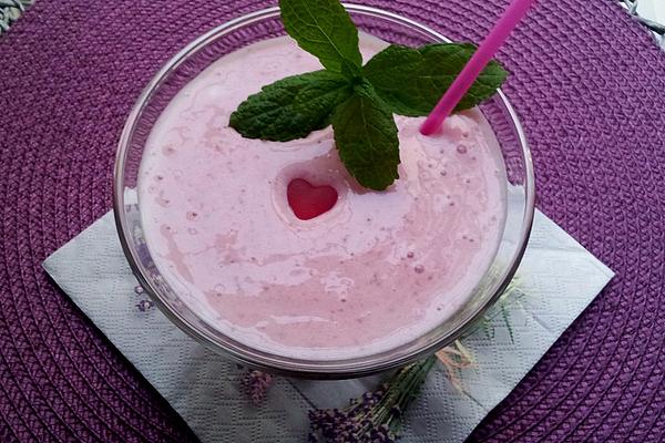 Strawberry Yogurt Cocktail