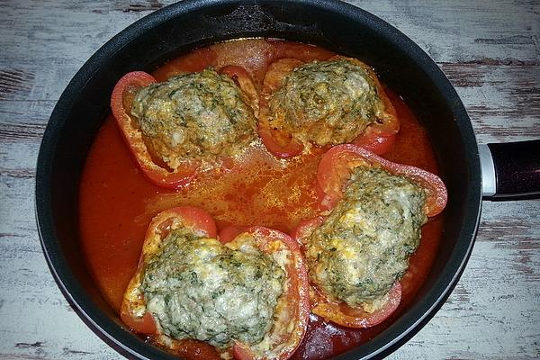 Stuffed Peppers with Minced Meat and Spinach