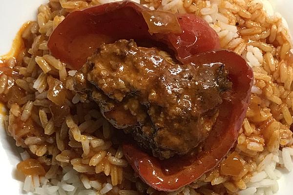 Stuffed Peppers with Tomato Sauce and Rice