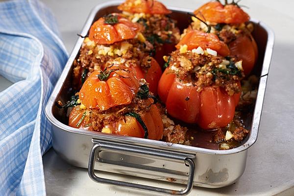 Stuffed Tomatoes with Spinach and Minced Meat