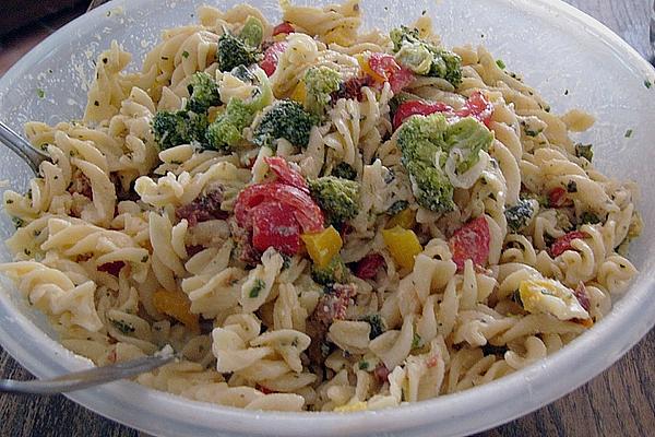 Summer Pasta Salad with Broccoli