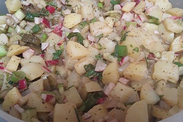 Summer Potato Salad with Tomatoes and Spring Onions
