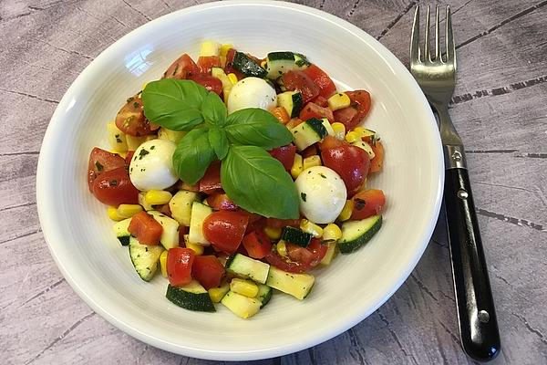 Summer Salad with Zucchini, Bell Pepper, Mozzarella and Tomatoes