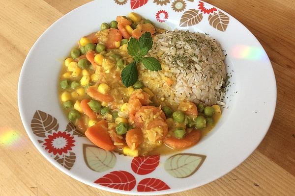 Sweet and Mild Red Lentil Curry with Vegetables