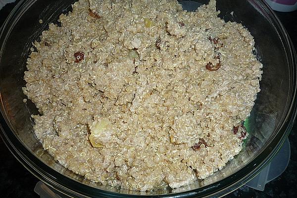 Sweet Quinoa Porridge with Apple and Cinnamon