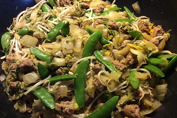 Szechuan Noodles with Lots Of Green Vegetables and Crispy Mince