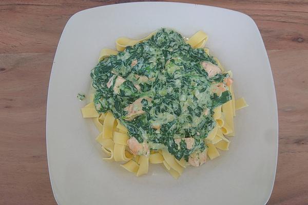 Tagliatelle in Salmon – Spinach Sauce